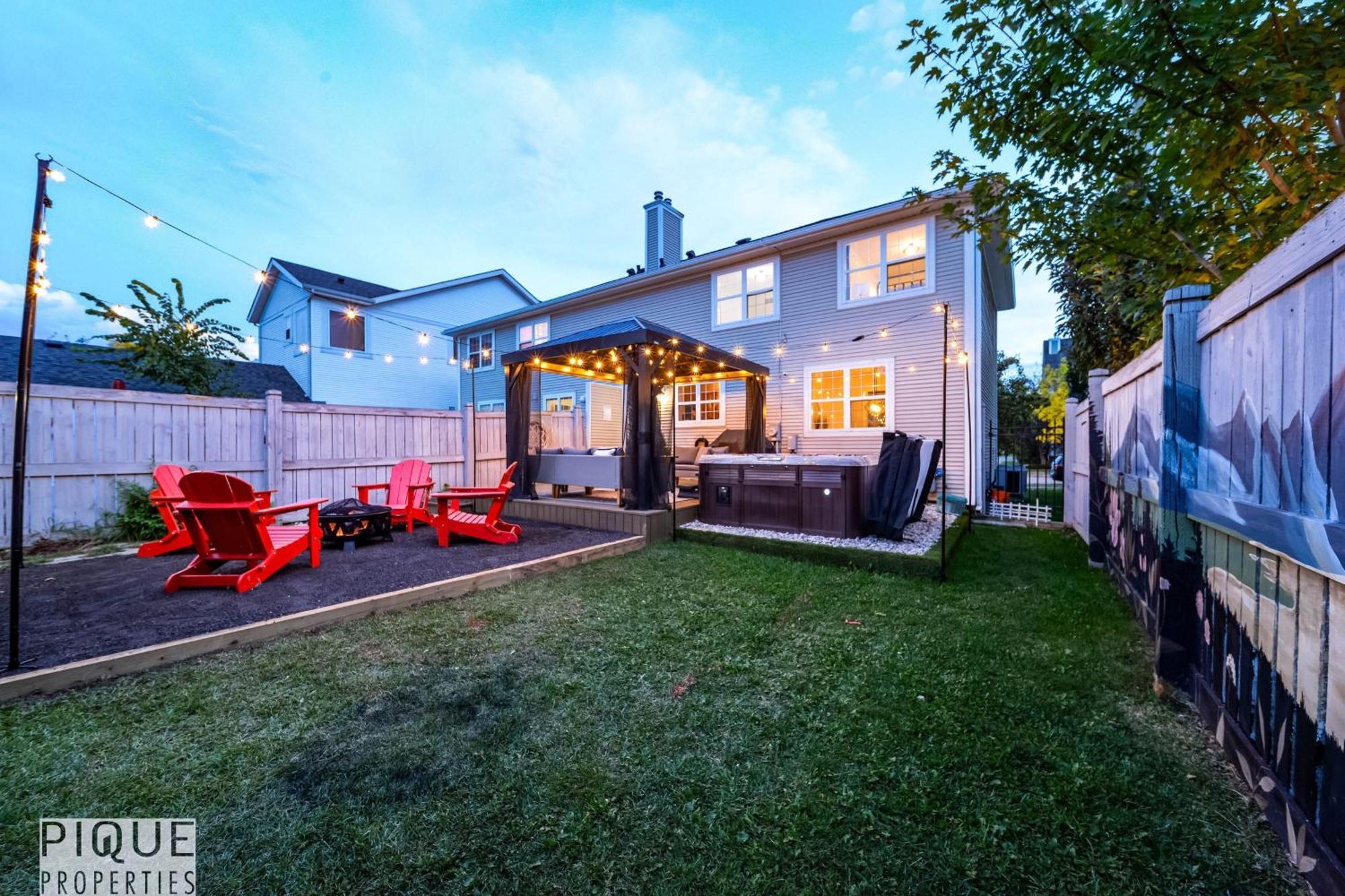 5 Bedroom Nordic Home, Pet Friendly, Garage, Wifi, Foosball! Edmonton Luaran gambar