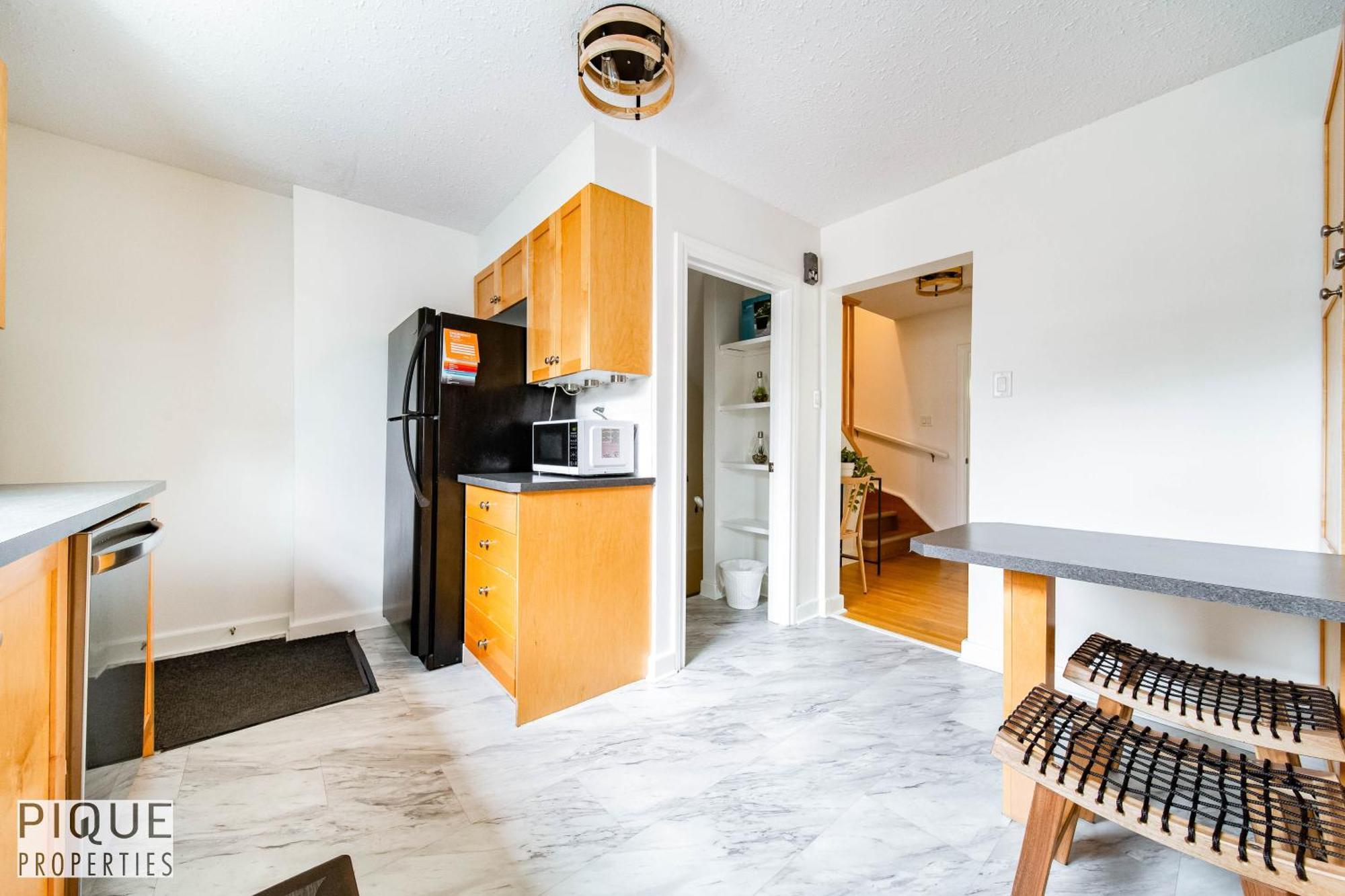 5 Bedroom Nordic Home, Pet Friendly, Garage, Wifi, Foosball! Edmonton Luaran gambar